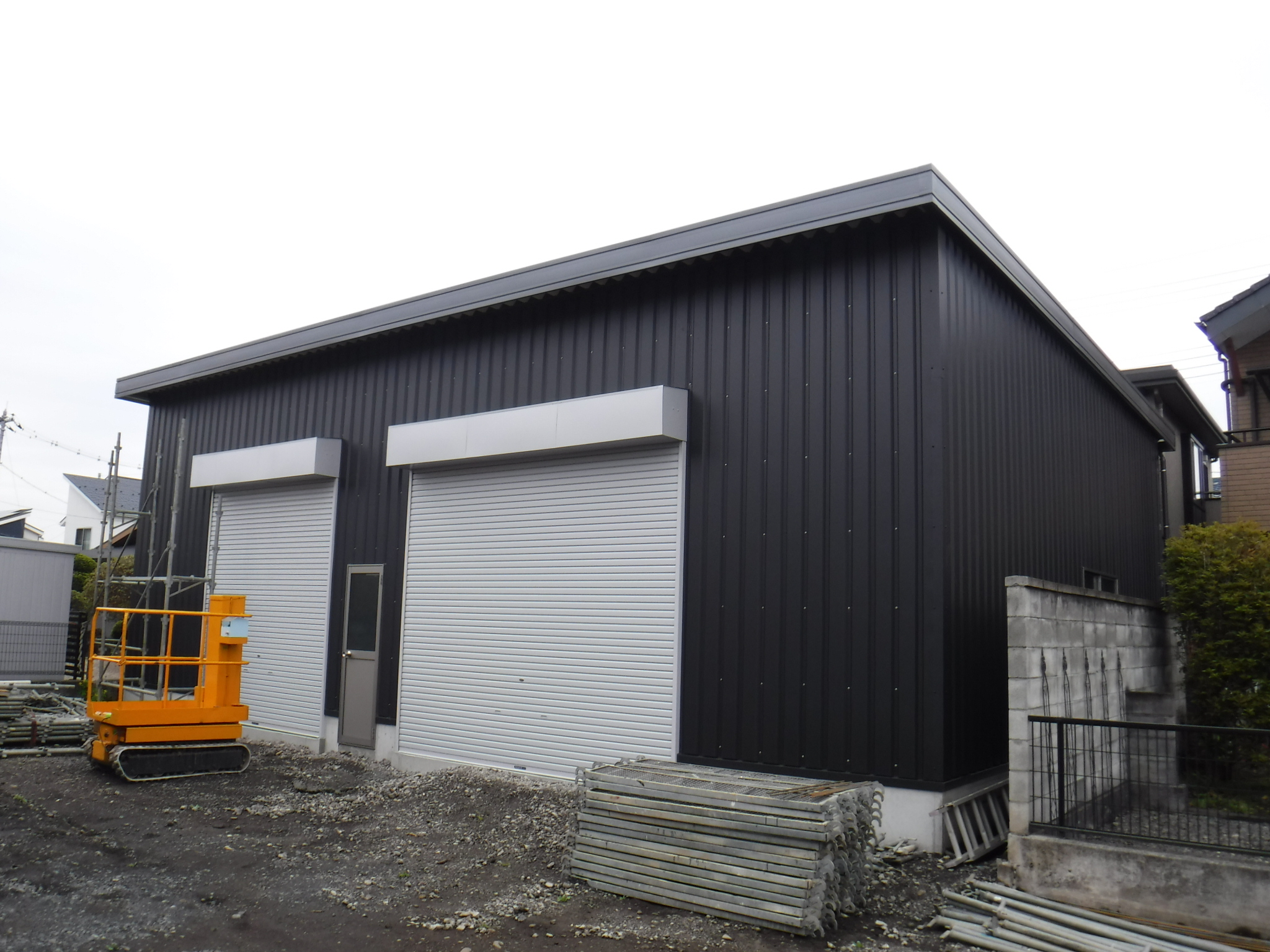 軽量鉄骨建築の施工実績（倉庫・工場・事務所・店舗・ガレージほか）－軽量鉄骨建築のアイティエス